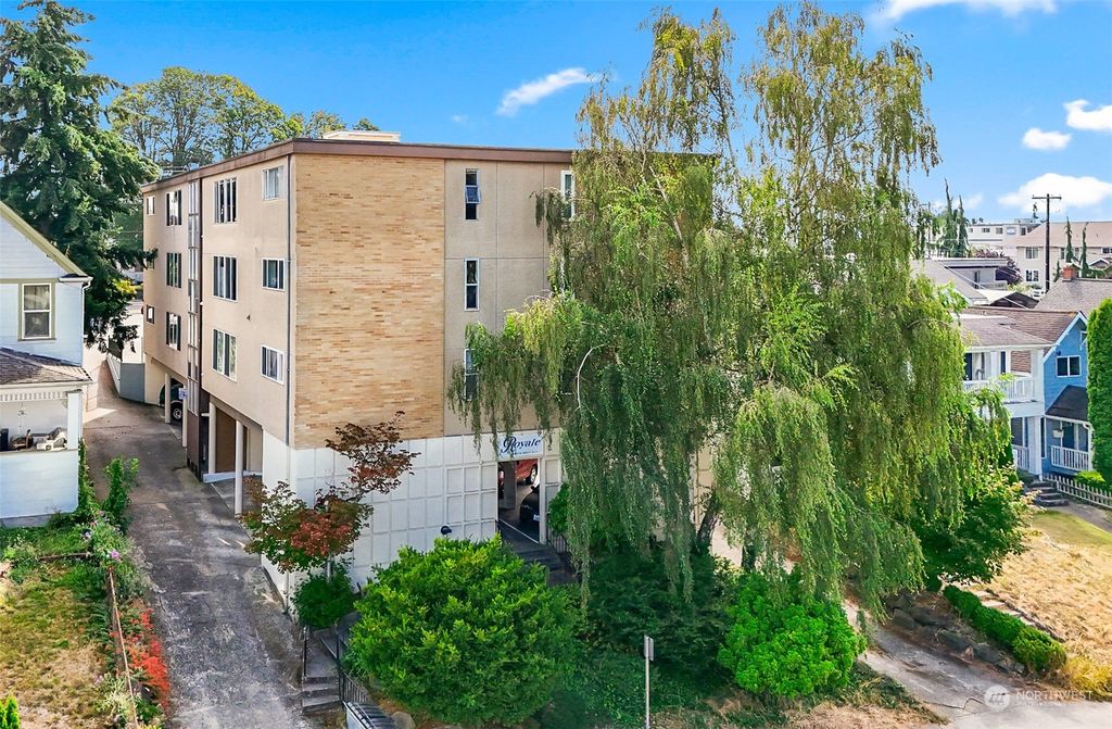 Photo of 3209 Hoyt Avenue #301, Everett, WA 98201 (MLS # 2278885)