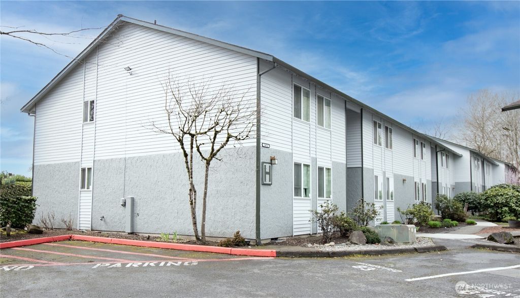 Photo of 1840 Central Place S #H88, Kent, WA 98030 (MLS # 2335160)