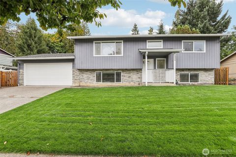 Photo of 306 NW 134th Street, Vancouver, WA 98685 (MLS # 2443120)