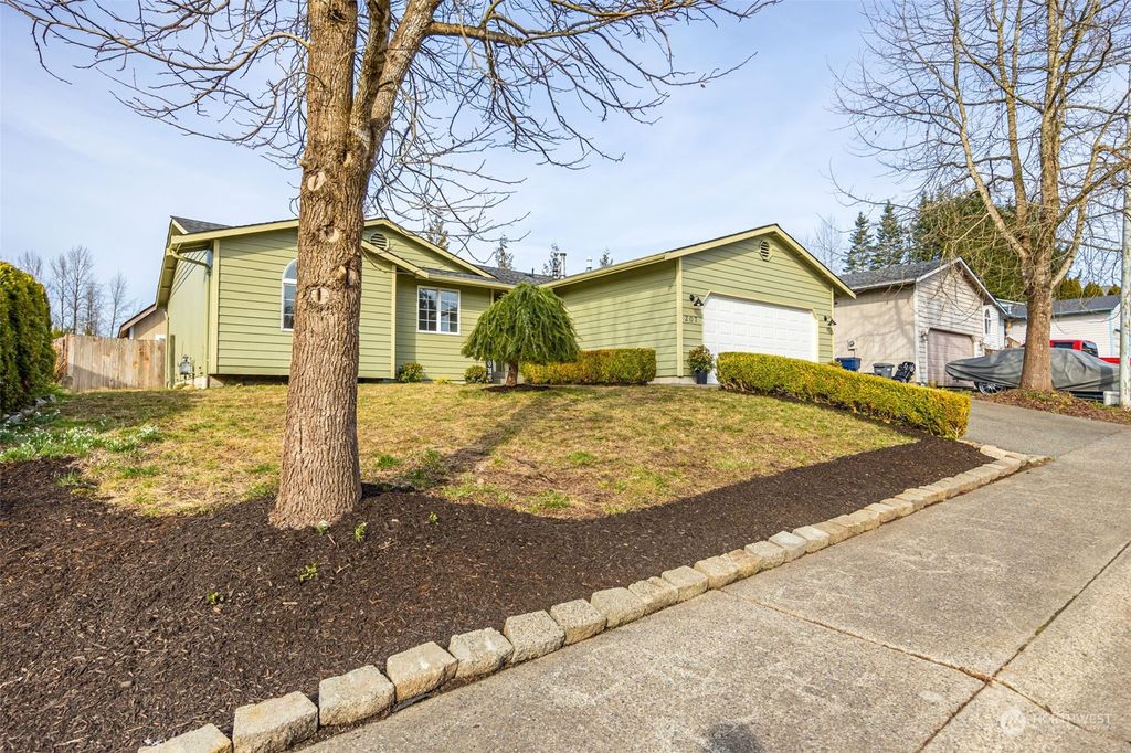 Photo of 207 S Tompkins Place, Granite Falls, WA 98252 (MLS # 2050771)