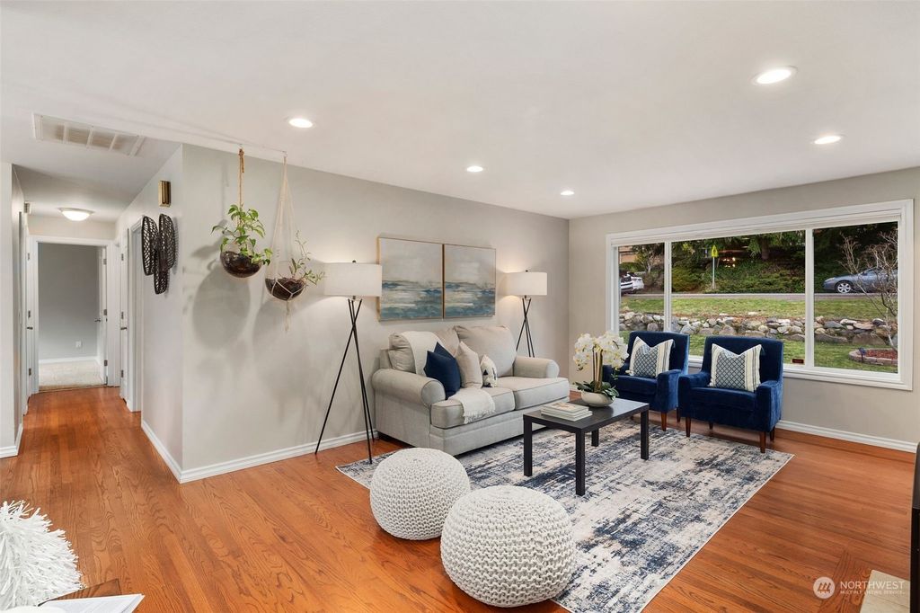 Photo of 16717 Wallingford Avenue N, Shoreline, WA 98133 (MLS # 2040626)