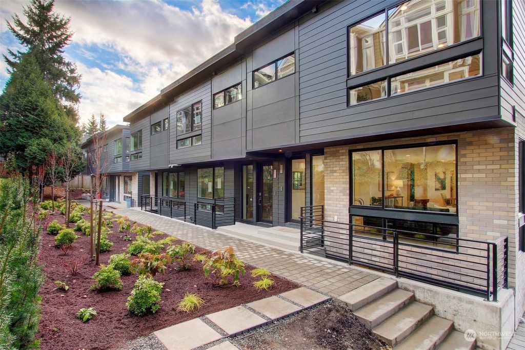 Photo of 507 C 2nd Avenue S, Kirkland, WA 98033 (MLS # 2290614)