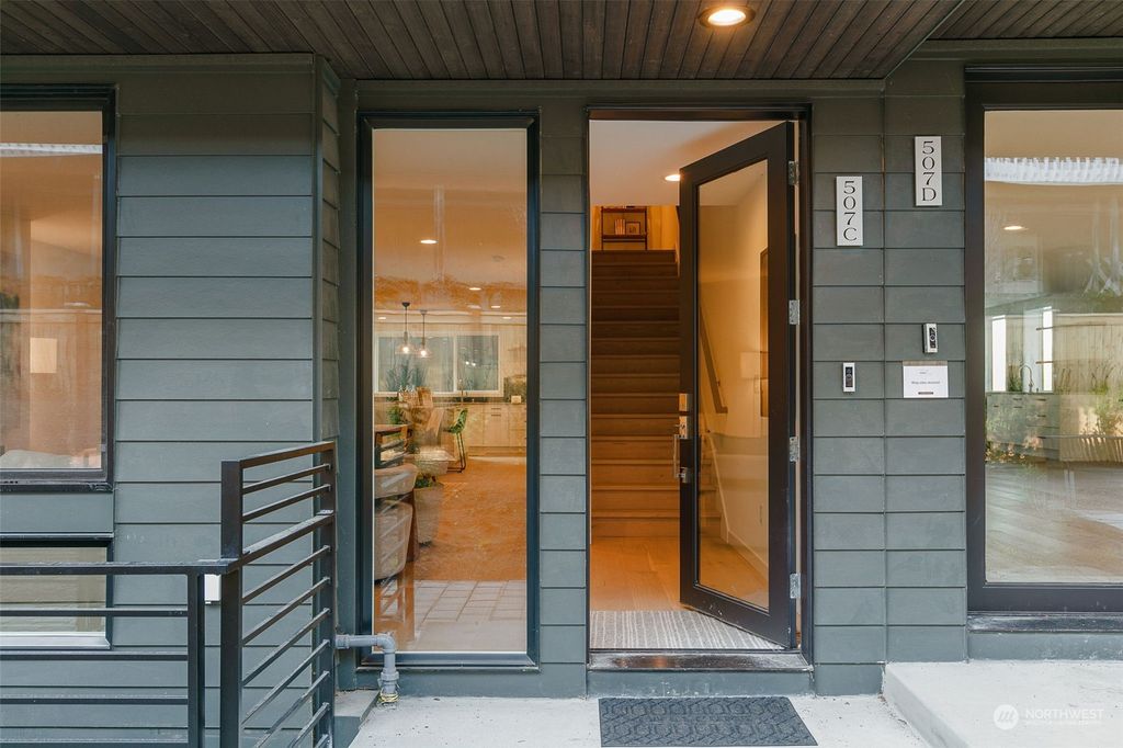 Photo of 507 C 2nd Avenue S, Kirkland, WA 98033 (MLS # 2290614)