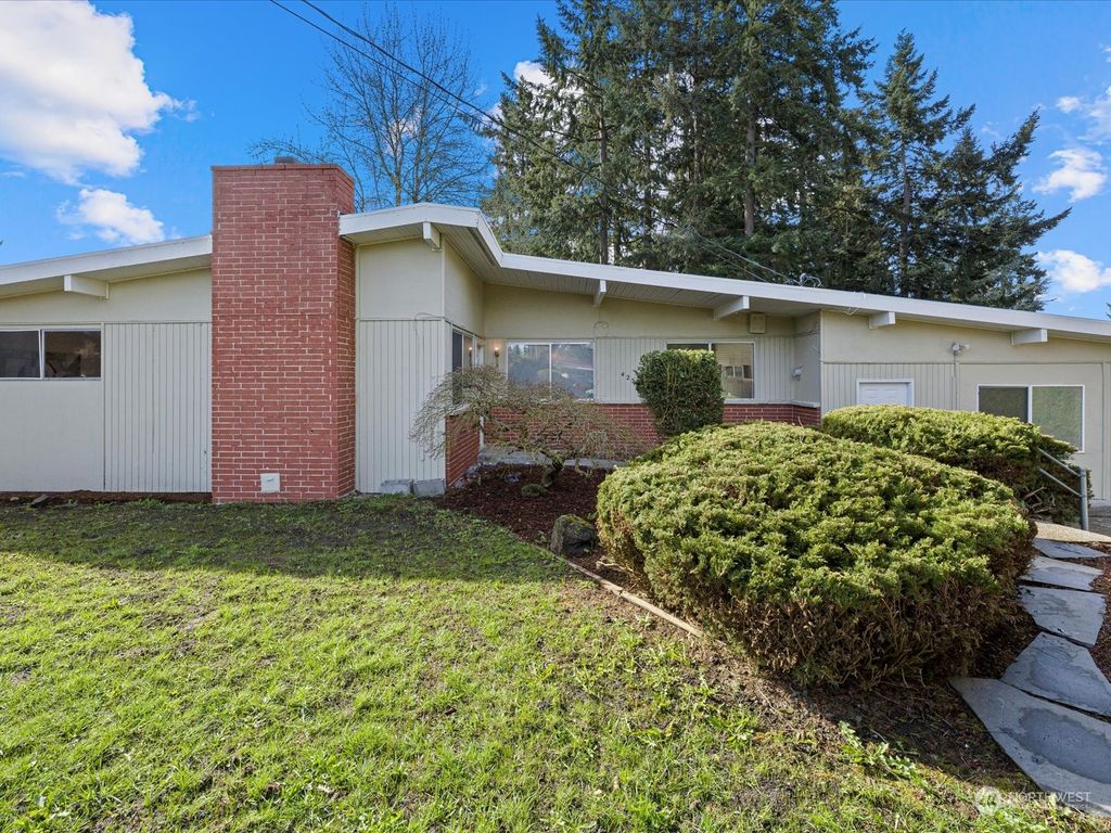 Photo of 4253 S 184th Place, SeaTac, WA 98188 (MLS # 2217192)