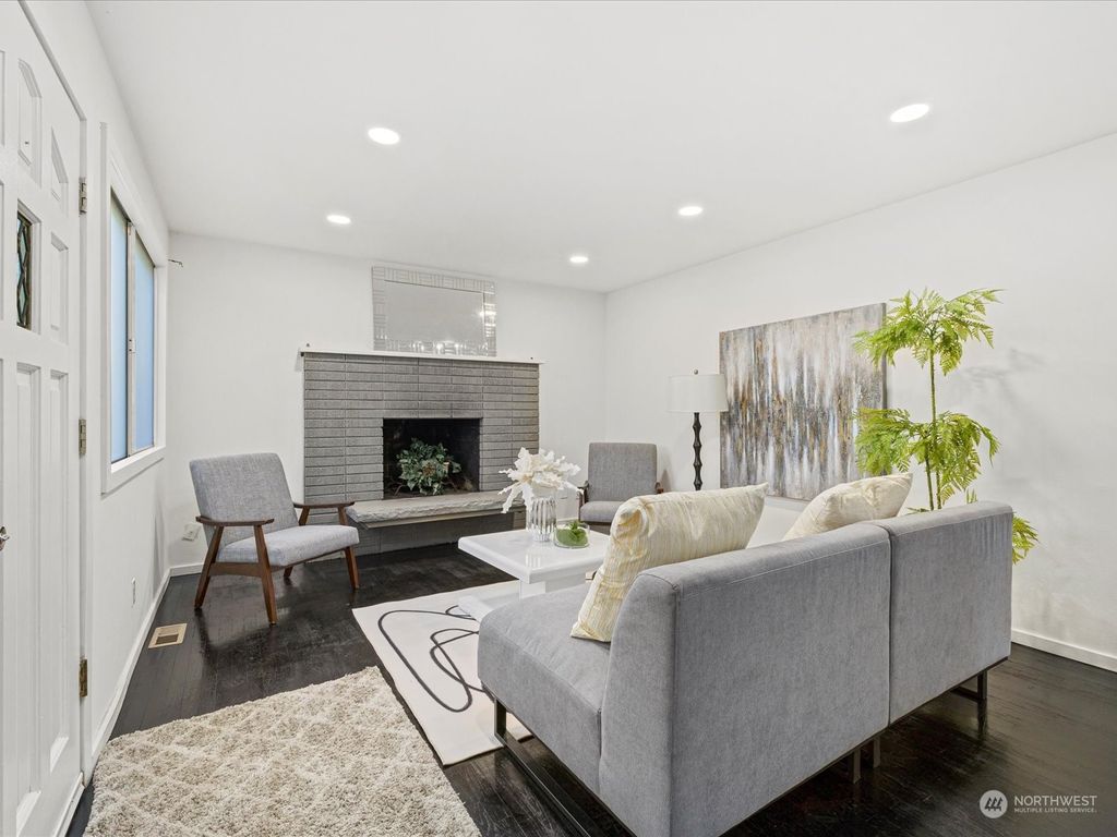 Photo of 4253 S 184th Place, SeaTac, WA 98188 (MLS # 2217192)