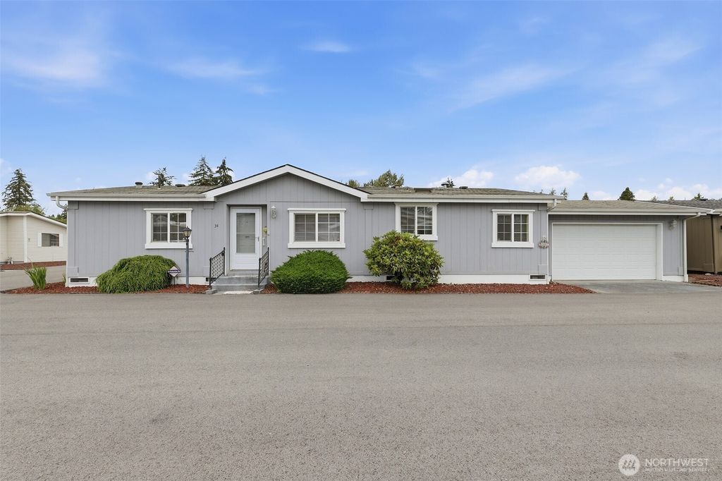 Photo of 2611 S 288th Street #34, Federal Way, WA 98003 (MLS # 2546958)