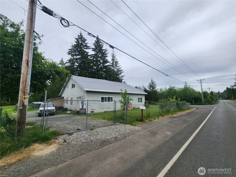 Photo of 3917 Key Peninsula Highway SW, Longbranch, WA 98351 (MLS # 2552663)