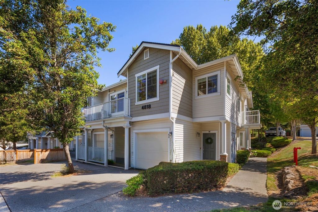 Photo of 4818 Davis Place S #G, Renton, WA 98055 (MLS # 2419977)