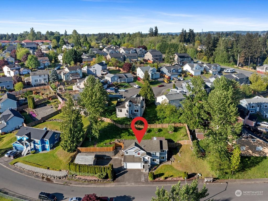 Photo of 11717 SE 264th PL Pl, Kent, WA 98030 (MLS # 2231643)