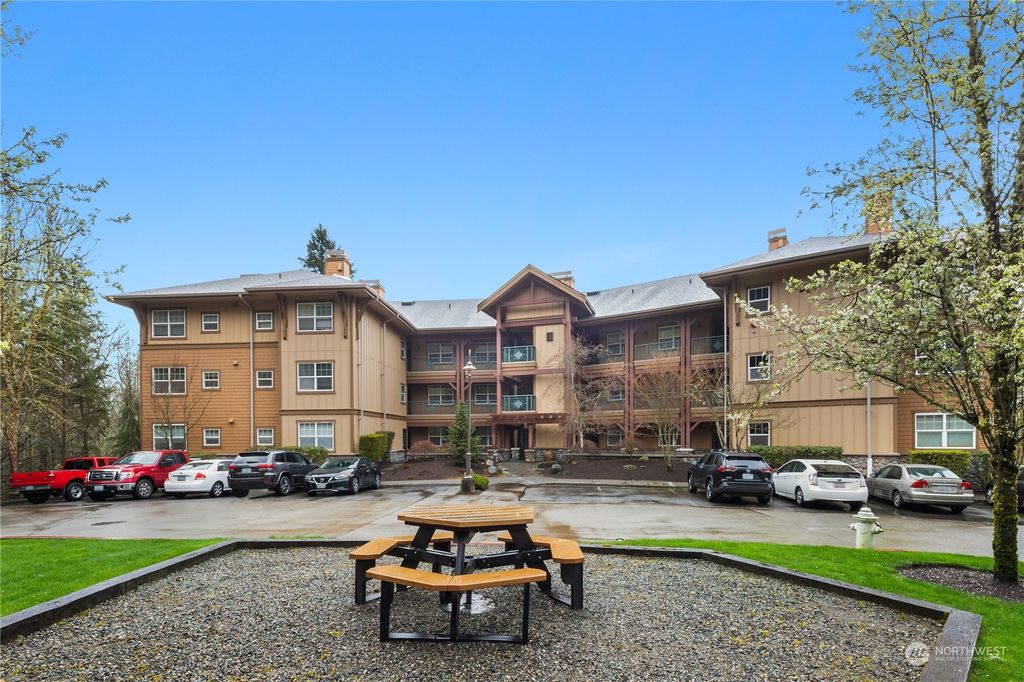 Photo of 1000 Cabin Creek Lane SW #C104, Issaquah, WA 98027 (MLS # 2053392)