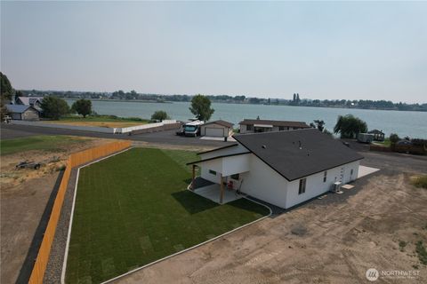 Photo of 2014 NE Melody Lane, Moses Lake, WA 98837 (MLS # 2414346)