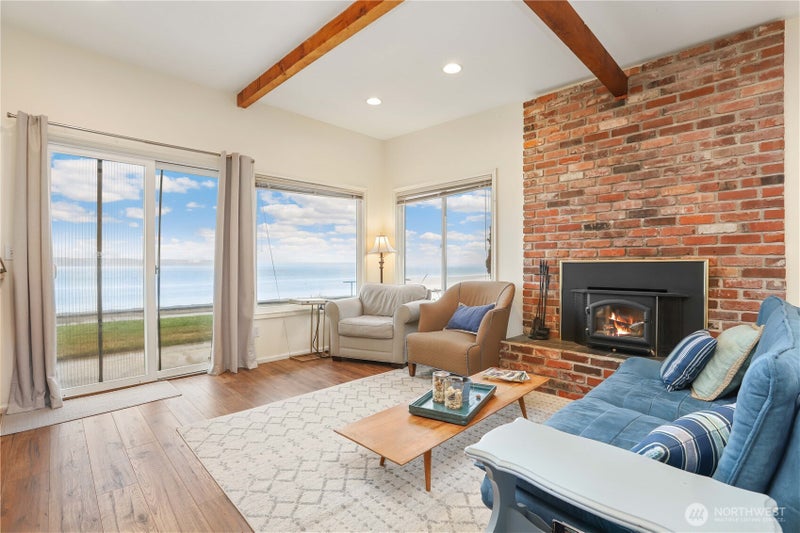 1122 Rockaway Lane