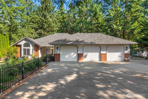 Photo of 4234 Legacy Drive NE, Olympia, WA 98516 (MLS # 2558099)