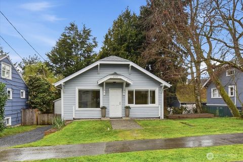 Photo of 8553 Dayton Avenue N, Seattle, WA 98103 (MLS # 2496463)