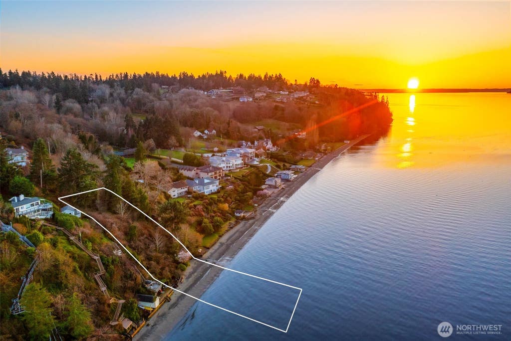 Photo of 0 SW 296th Street, Federal Way, WA 98023 (MLS # 2561856)