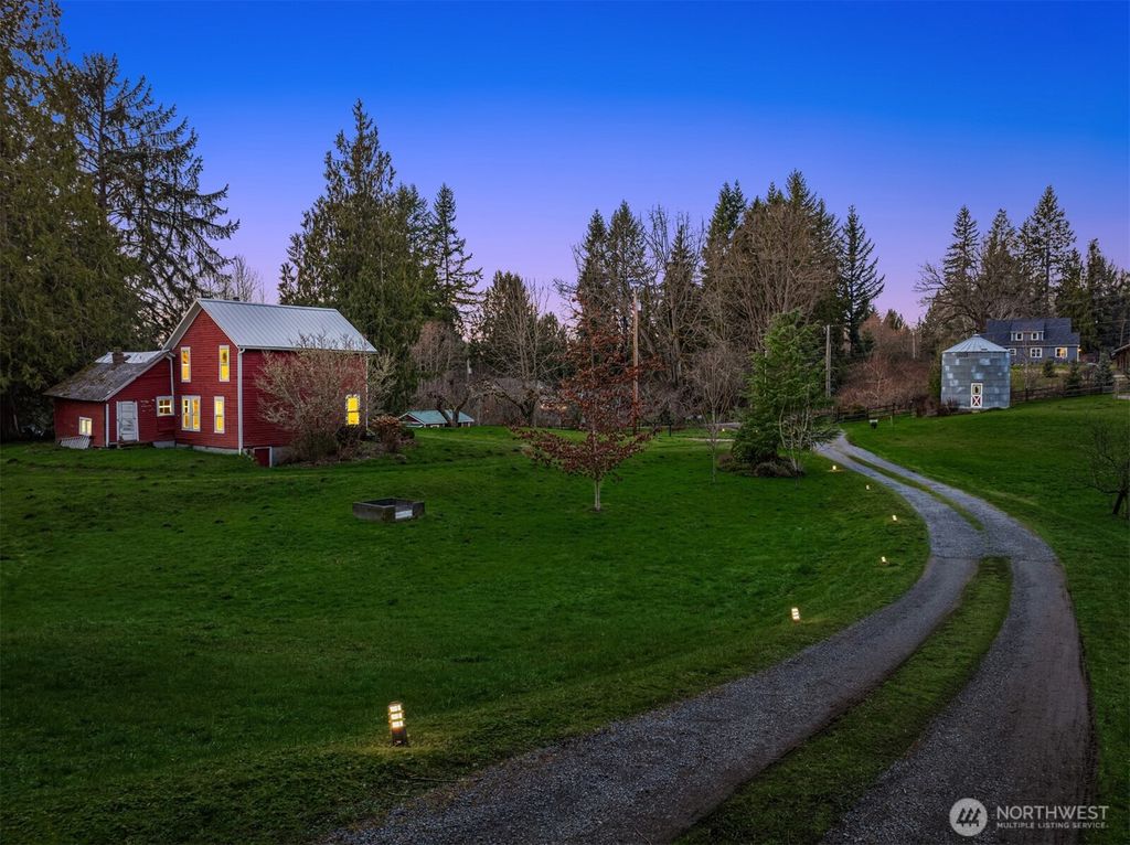 Photo of 12626 60th Street SE, Snohomish, WA 98290 (MLS # 2475137)