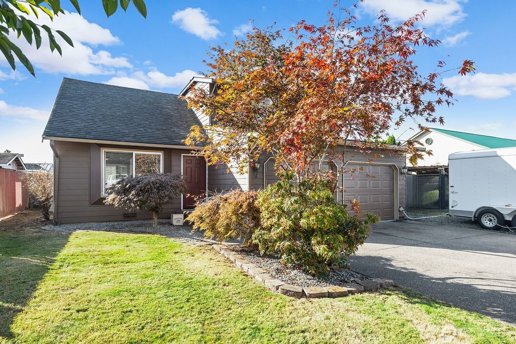 Photo of 206 1st Avenue E, Pacific, WA 98047 (MLS # 2444307)