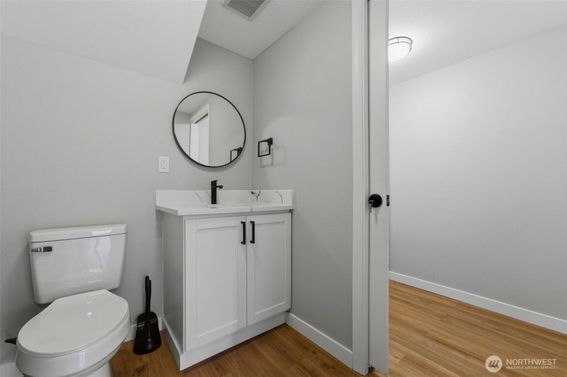 1910 Corbet Drive NW