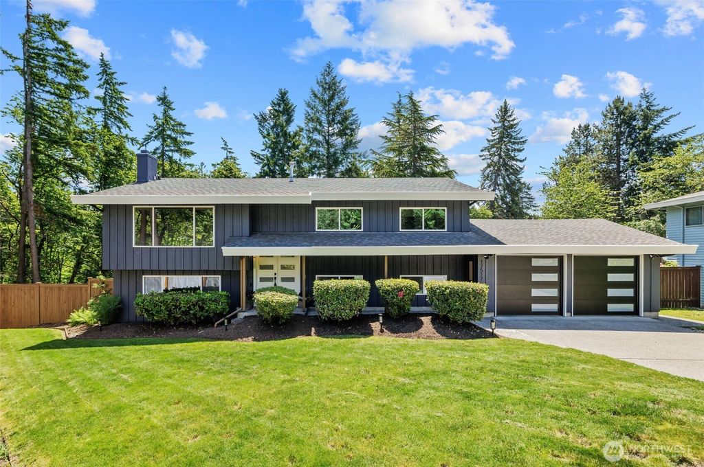 Photo of 17517 NE 22nd Court, Redmond, WA 98052 (MLS # 2385010)