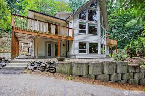 Photo of 3724 Pioneer Way E, Tacoma, WA 98443 (MLS # 2426955)
