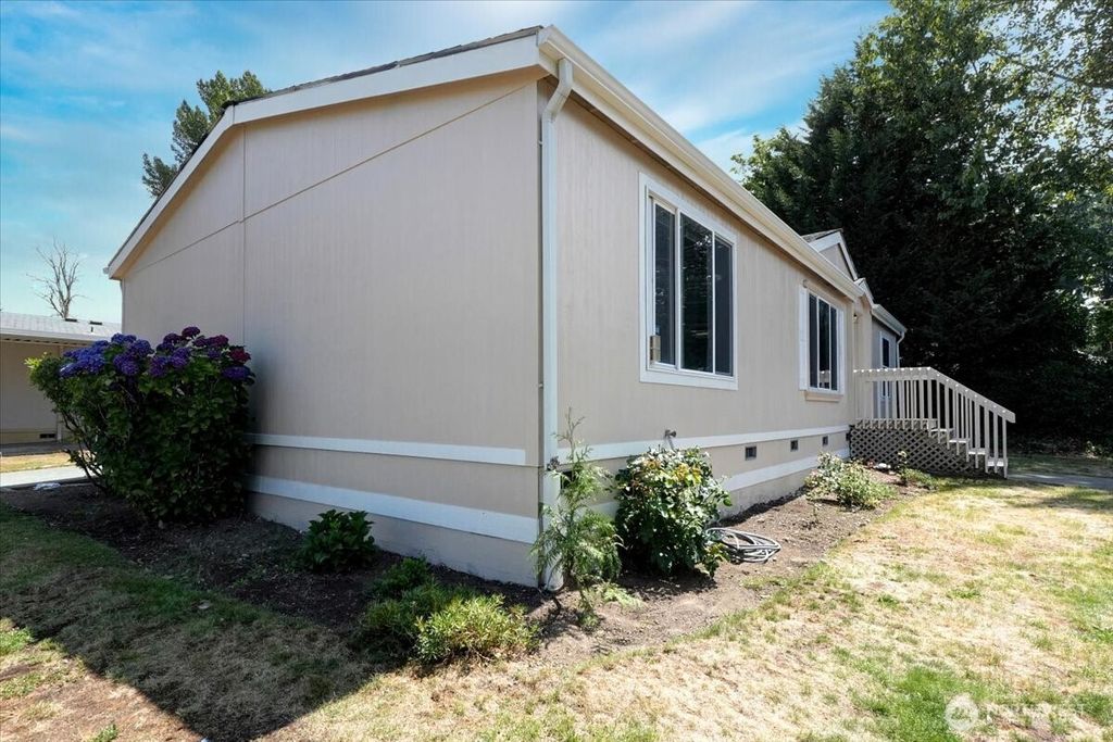 Photo of 31600 126 Avenue SE #E1, Auburn, WA 98092 (MLS # 2409028)