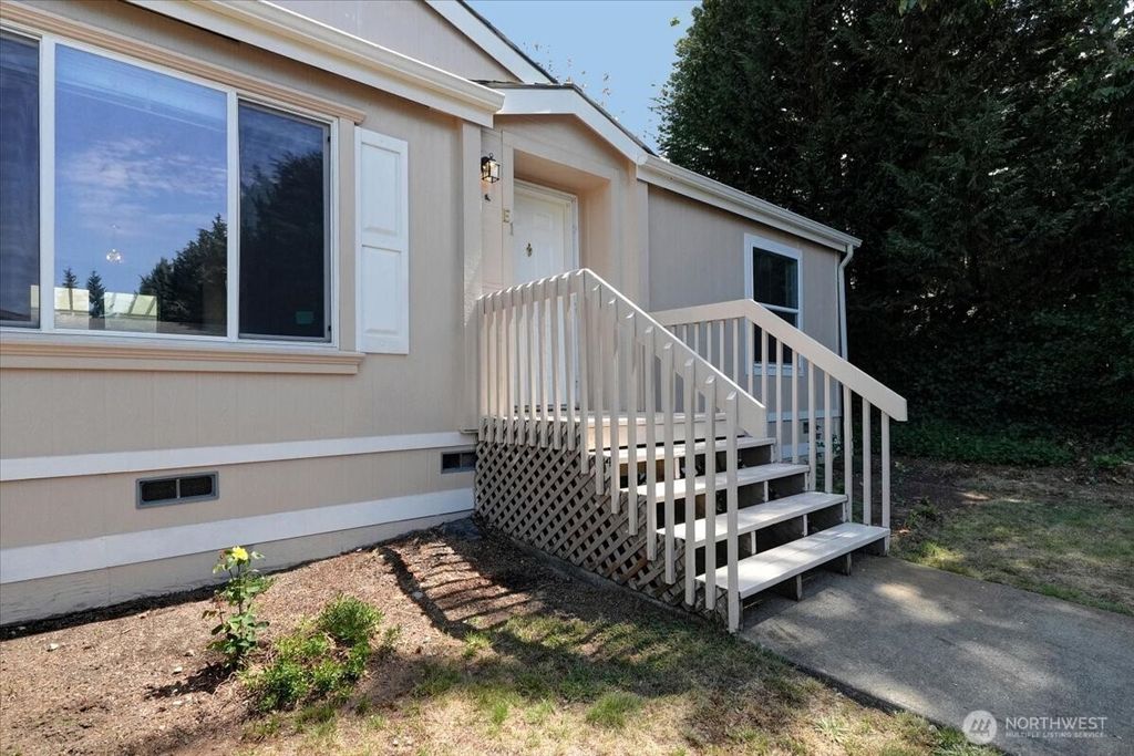 Photo of 31600 126 Avenue SE #E1, Auburn, WA 98092 (MLS # 2409028)