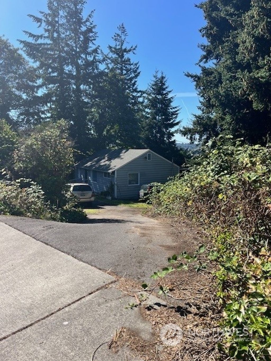 Photo of 509 Grandey Way NE, Renton, WA 98056 (MLS # 2308417)