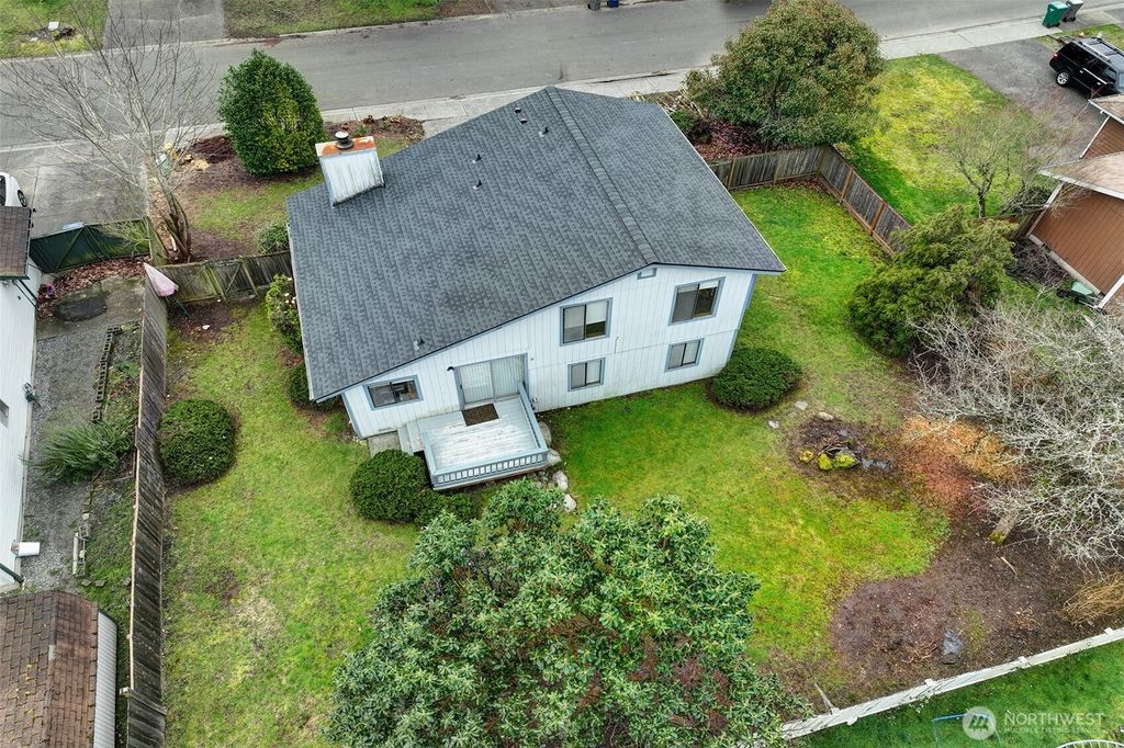 Photo of 1810 SW 355th Place, Federal Way, WA 98023 (MLS # 2482153)
