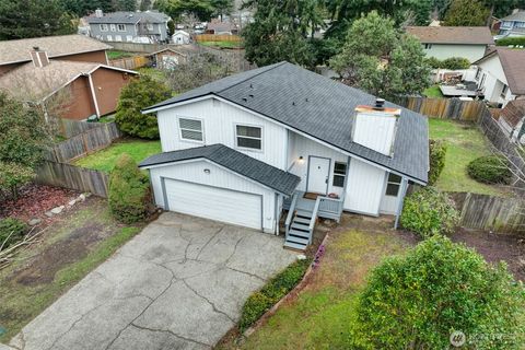 Photo of 1810 SW 355th Place, Federal Way, WA 98023 (MLS # 2482153)