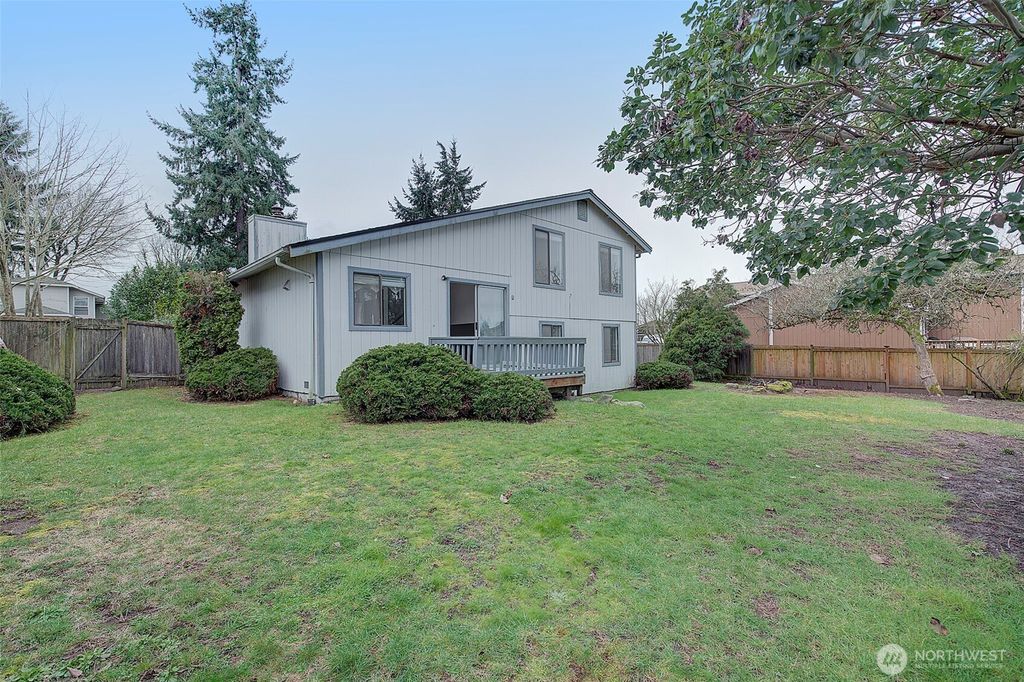 Photo of 1810 SW 355th Place, Federal Way, WA 98023 (MLS # 2482153)