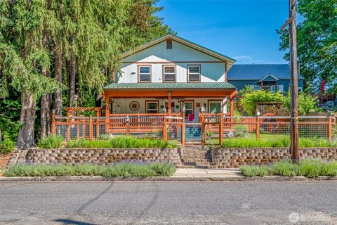 Photo of 231 Benton St, Leavenworth, WA 98826 (MLS # 2391600) Photo of 231 Benton St, Leavenworth, WA 98826 (MLS # 2391600)