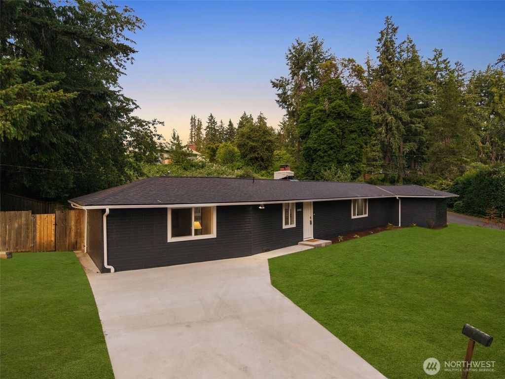 Photo of 10403 Wauna Street SW, Lakewood, WA 98498 (MLS # 2444024)