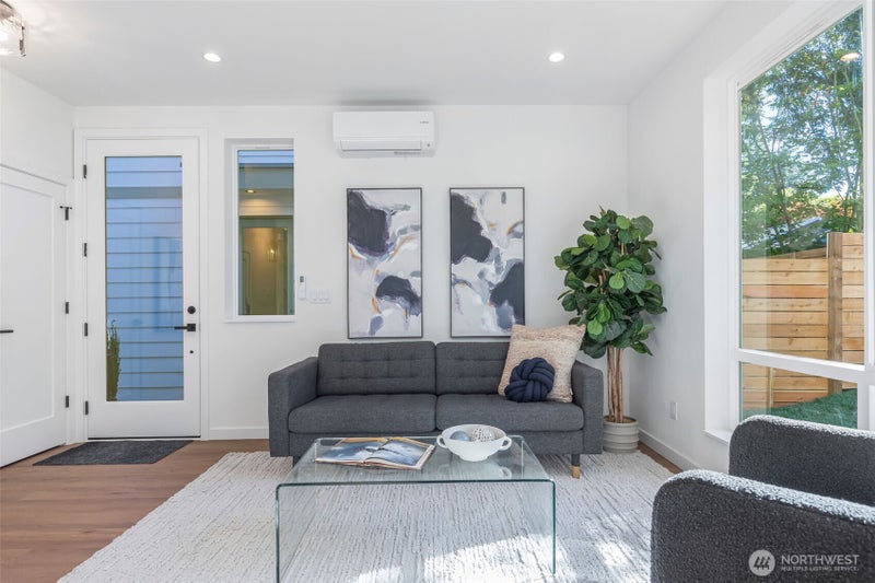 123 N 136th Street
