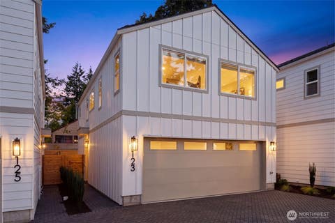 Photo of 123 N 136th Street, Seattle, WA 98133 (MLS # 2575254)