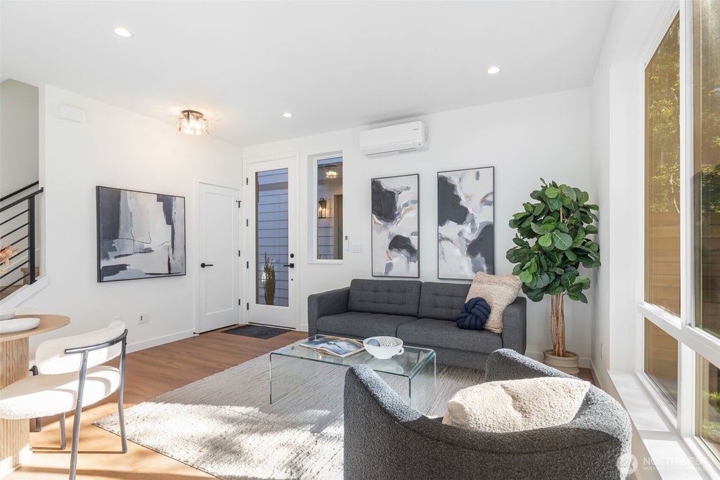 Photo of 123 N 136th Street, Seattle, WA 98133 (MLS # 2575254)