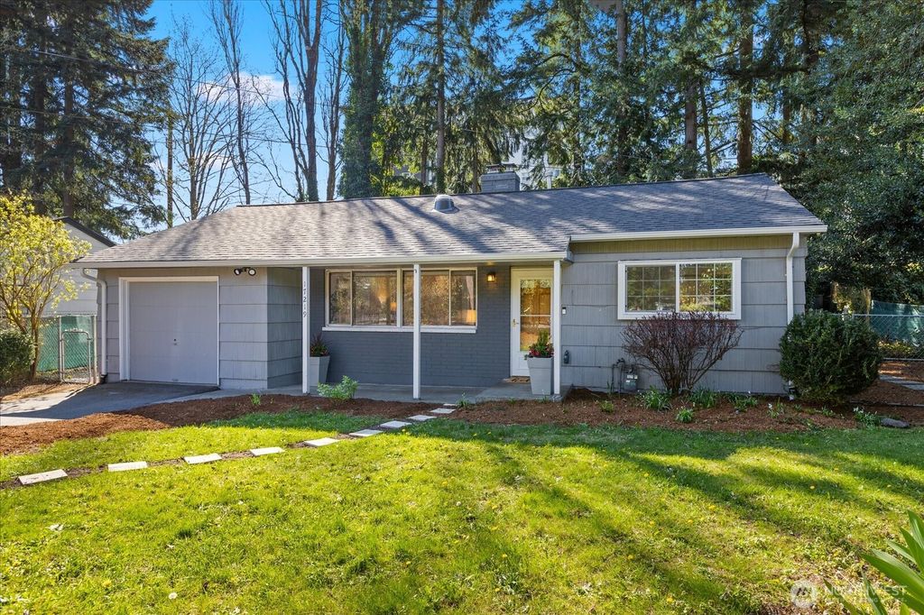 Photo of 17219 Midvale Avenue N, Shoreline, WA 98133 (MLS # 2504792)