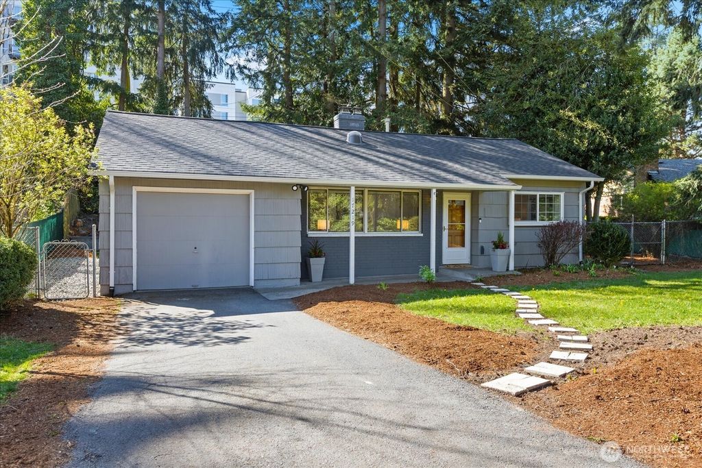Photo of 17219 Midvale Avenue N, Shoreline, WA 98133 (MLS # 2504792)