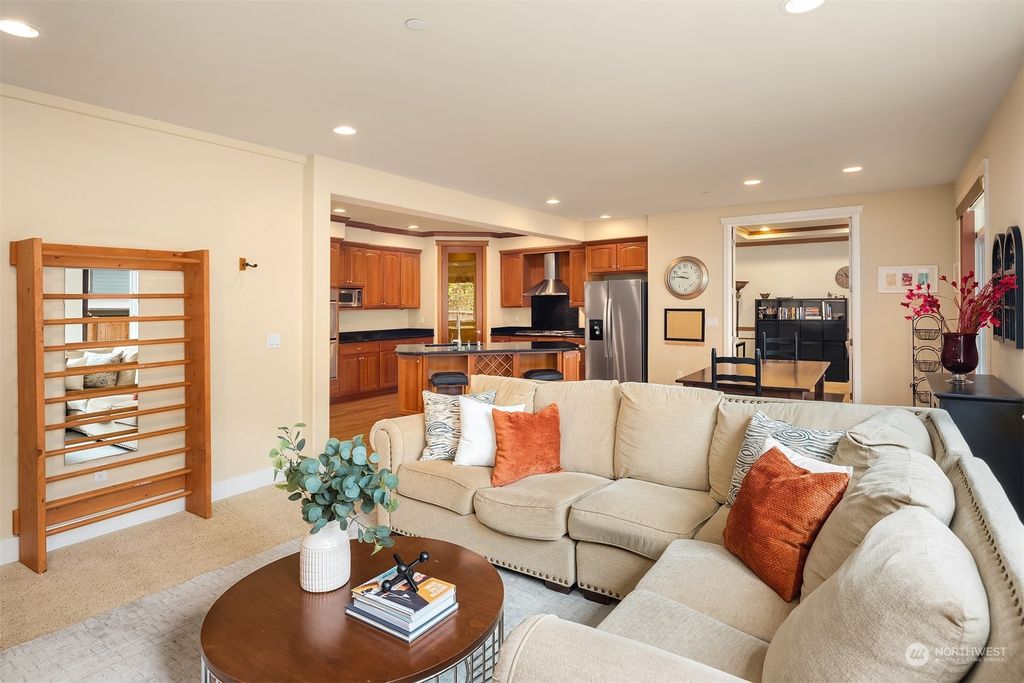 Photo of 10023 128th Avenue NE, Kirkland, WA 98033 (MLS # 2176575)