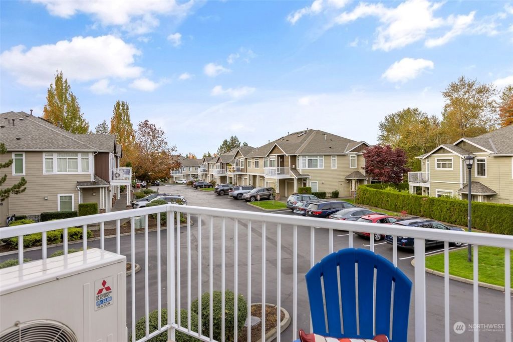 Photo of 721 241st Lane SE, Sammamish, WA 98074 (MLS # 2305426)