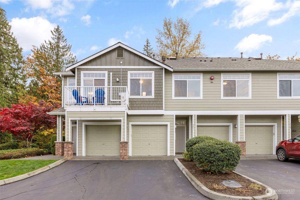 Photo of 721 241st Lane SE, Sammamish, WA 98074 (MLS # 2305426)