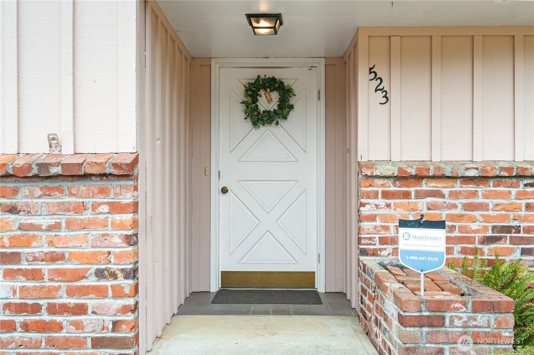 523 Carl Way