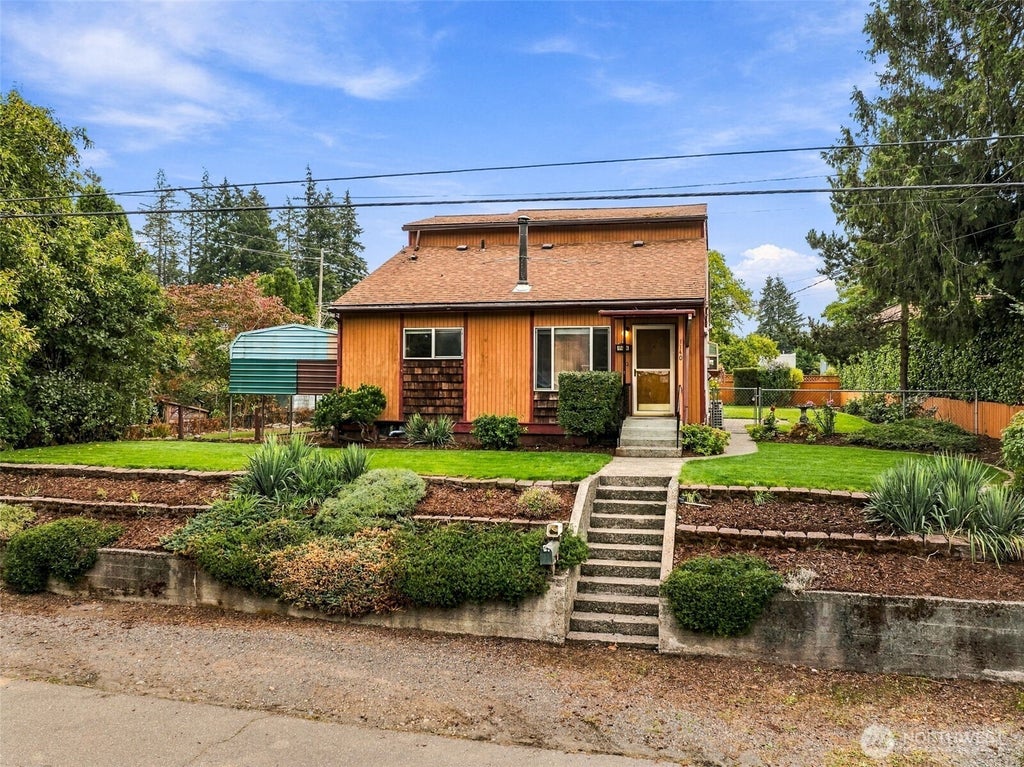 Photo of 1140 N Cambrian Avenue, Bremerton, WA 98312 (MLS # 2582948)