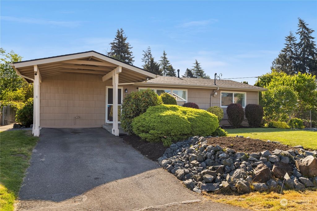 Photo of 25030 20th Avenue S, Kent, WA 98032 (MLS # 2229106)