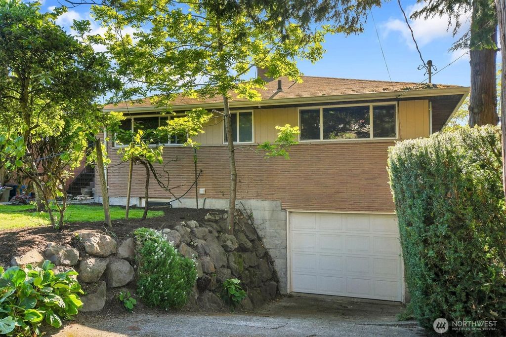 Photo of 5309 SW 47th AVE, Seattle, WA 98136 (MLS # 2522636)