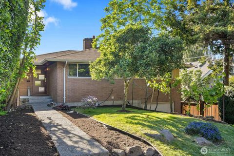 Photo of 5309 SW 47th AVE, Seattle, WA 98136 (MLS # 2522636)