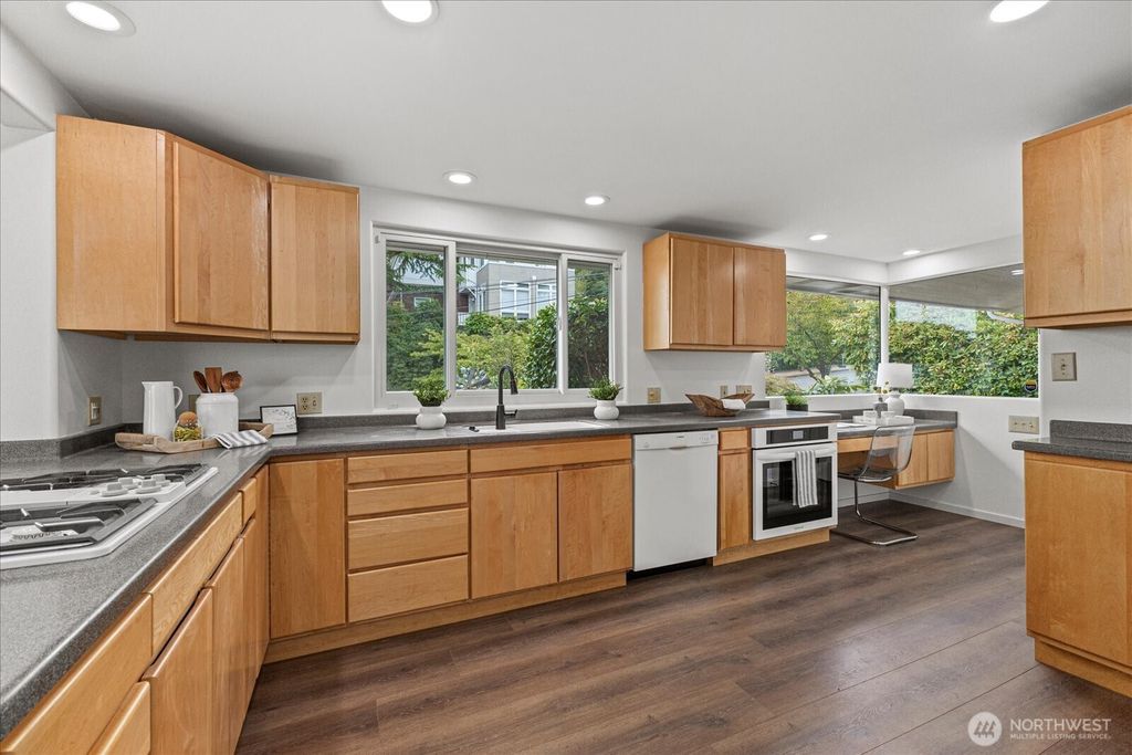 Photo of 2819 W McGraw Street, Seattle, WA 98199 (MLS # 2421387)