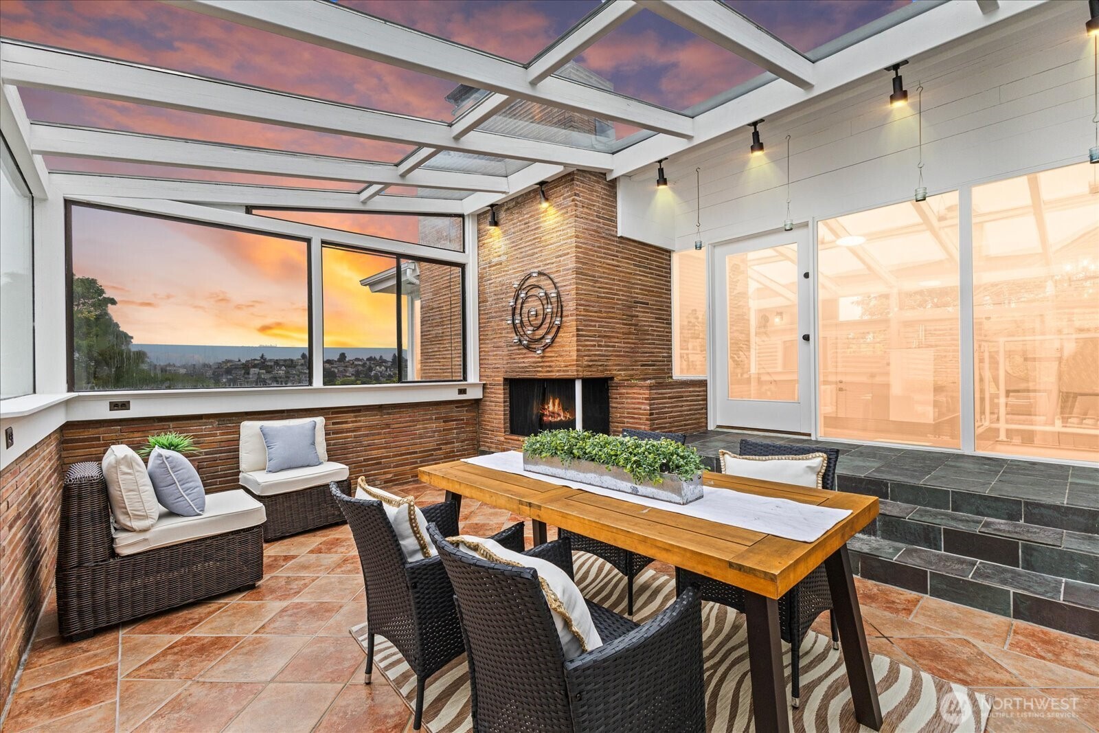 2819 W McGraw Street