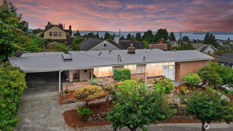 2819 W McGraw Street Seattle WA 98199