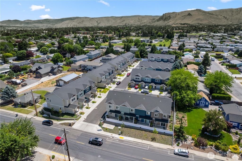 Photo of 1030 Finch Lane #A3, Wenatchee, WA 98801 (MLS # 2449173)