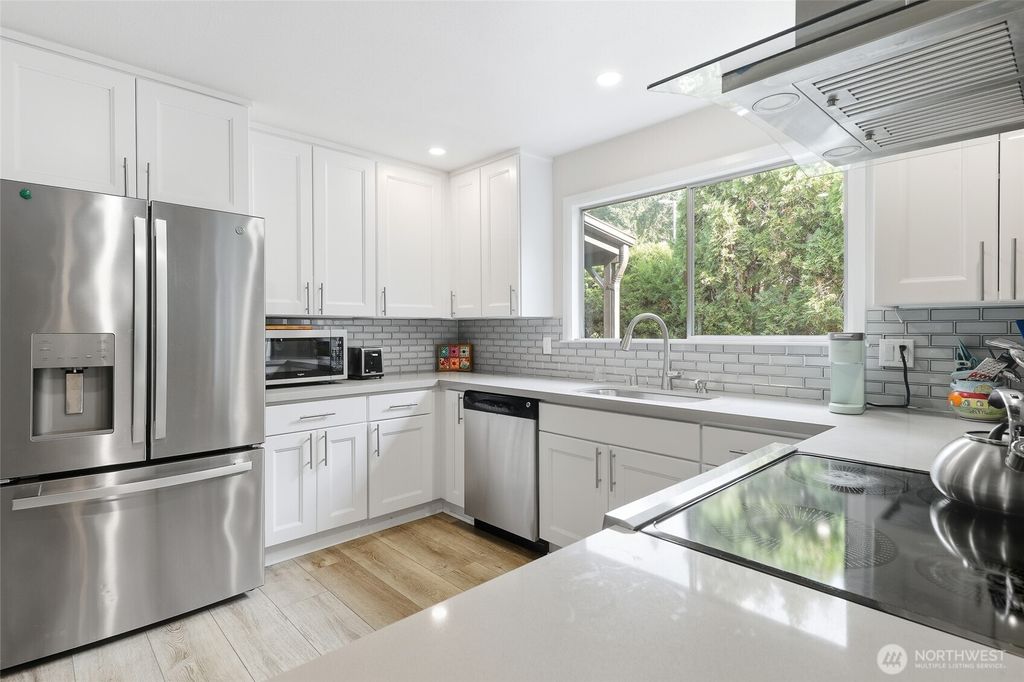Photo of 722 Wandering Creek Drive, Bothell, WA 98021 (MLS # 2443681)